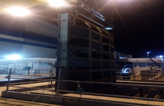 ����ǧ���̣������������������ж��˳�����